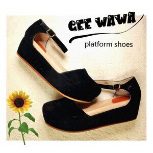 Gee WaWa platform shoe  ** NEW **